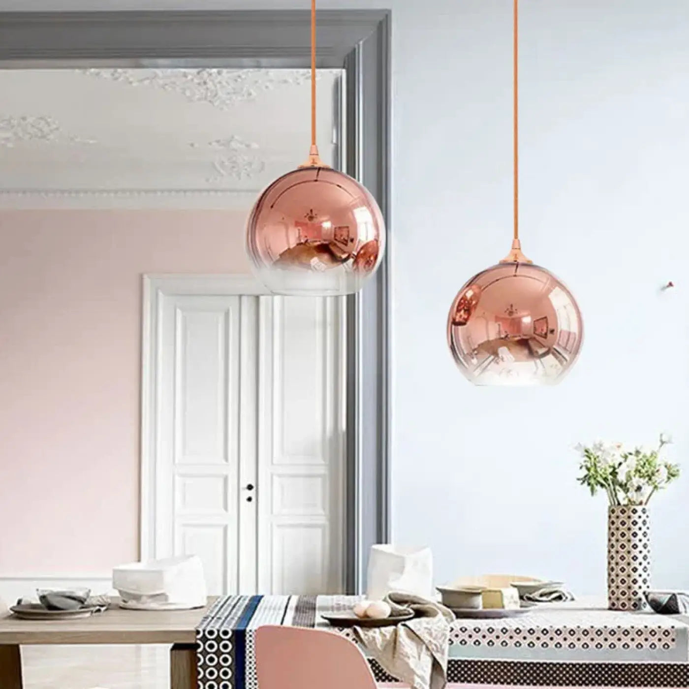 Hanglamp Modern met Ronde Glazen Bol en Metaalglans Afwerking