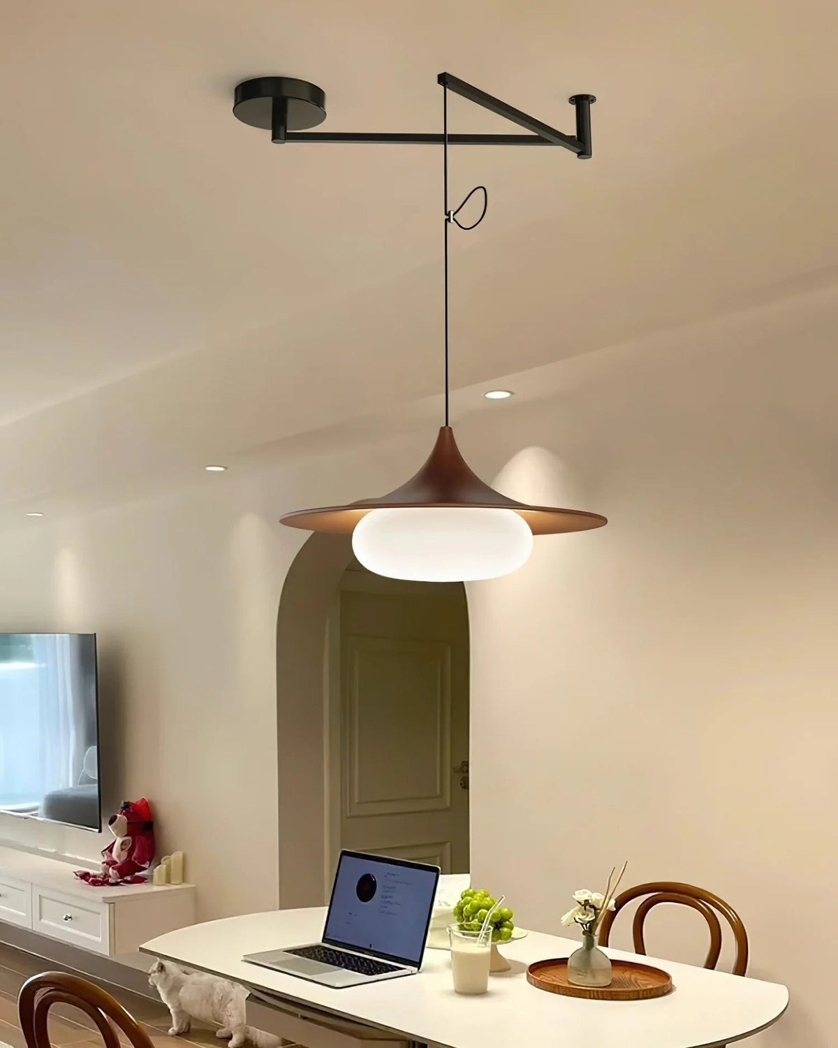 Hanglamp Modern met Zwenkarm en Opaal Glazen Kap