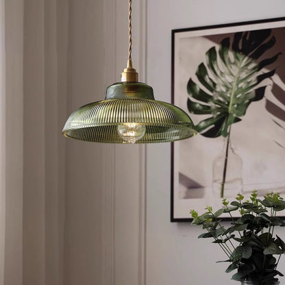 Hanglamp Retro met Geribbelde Glazen Kap en Messing Fitting