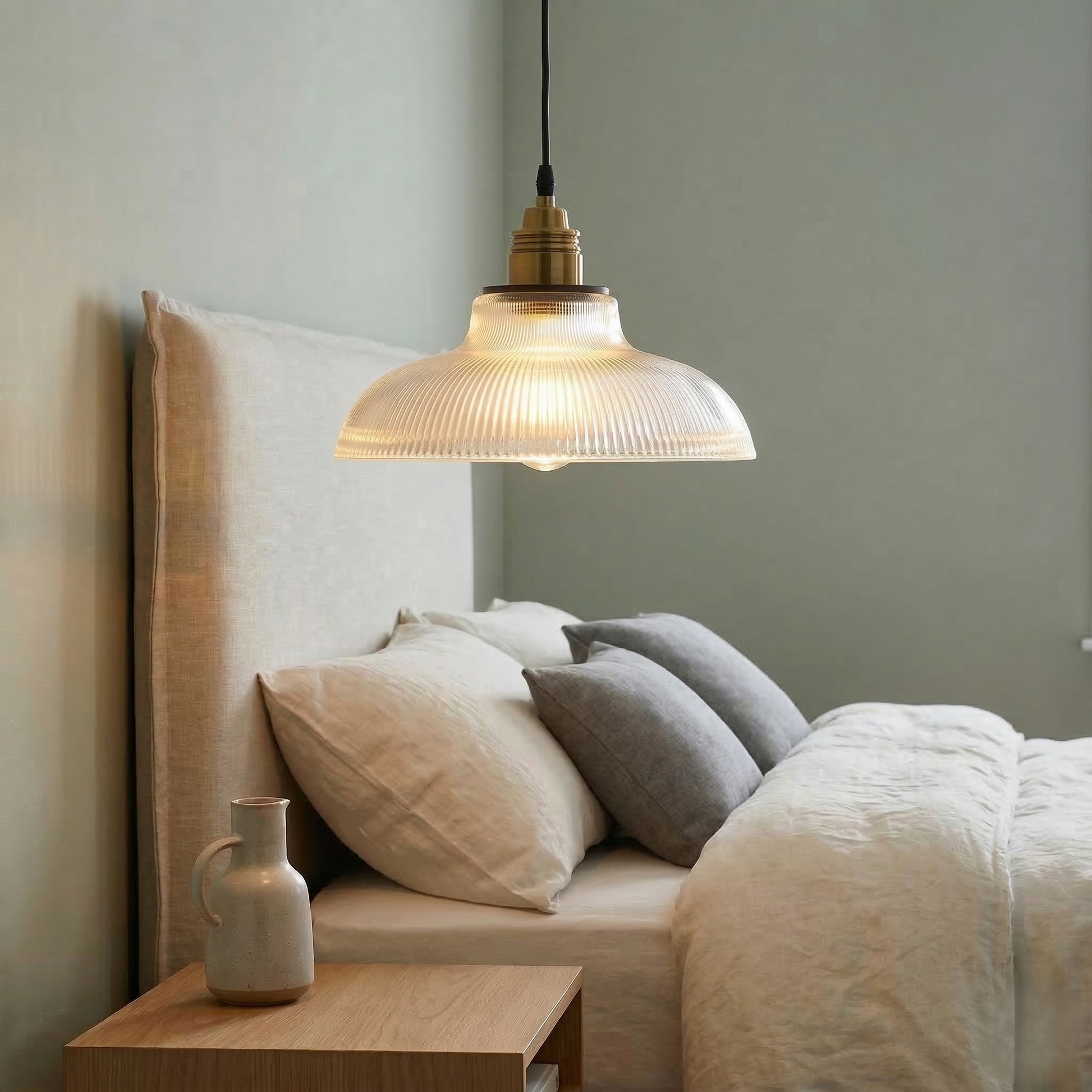 Hanglamp Retro met Geribbelde Glazen Kap en Messing Fitting