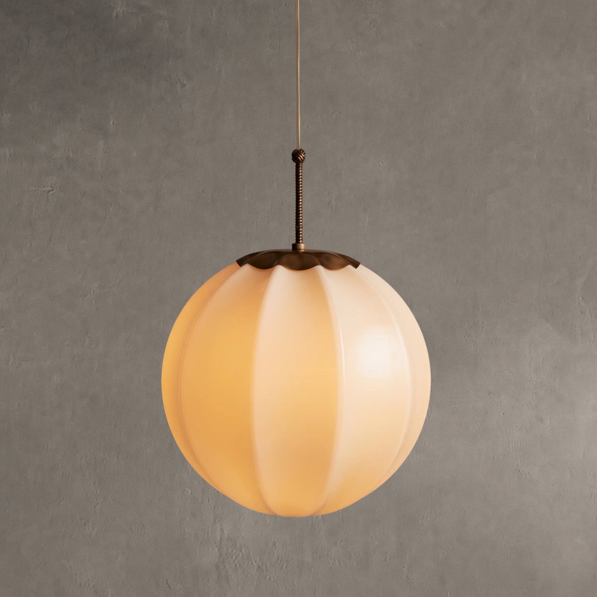 Hanglamp Retro met Geribbelde Ronde Kap en Messing Afwerking