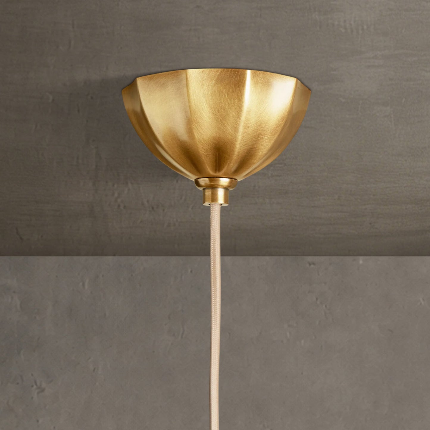 Hanglamp Retro met Geribbelde Ronde Kap en Messing Afwerking