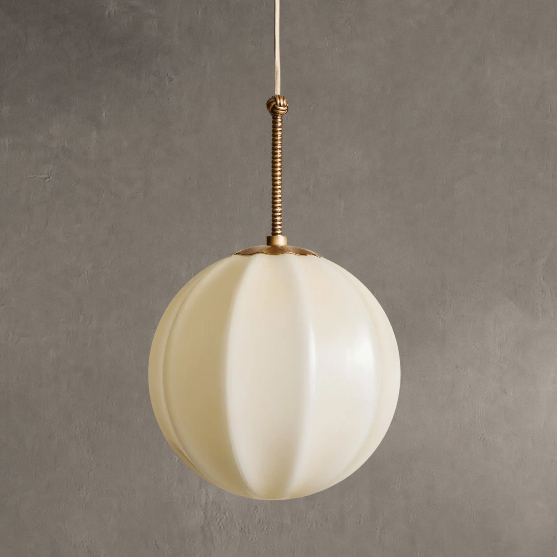 Hanglamp Retro met Geribbelde Ronde Kap en Messing Afwerking