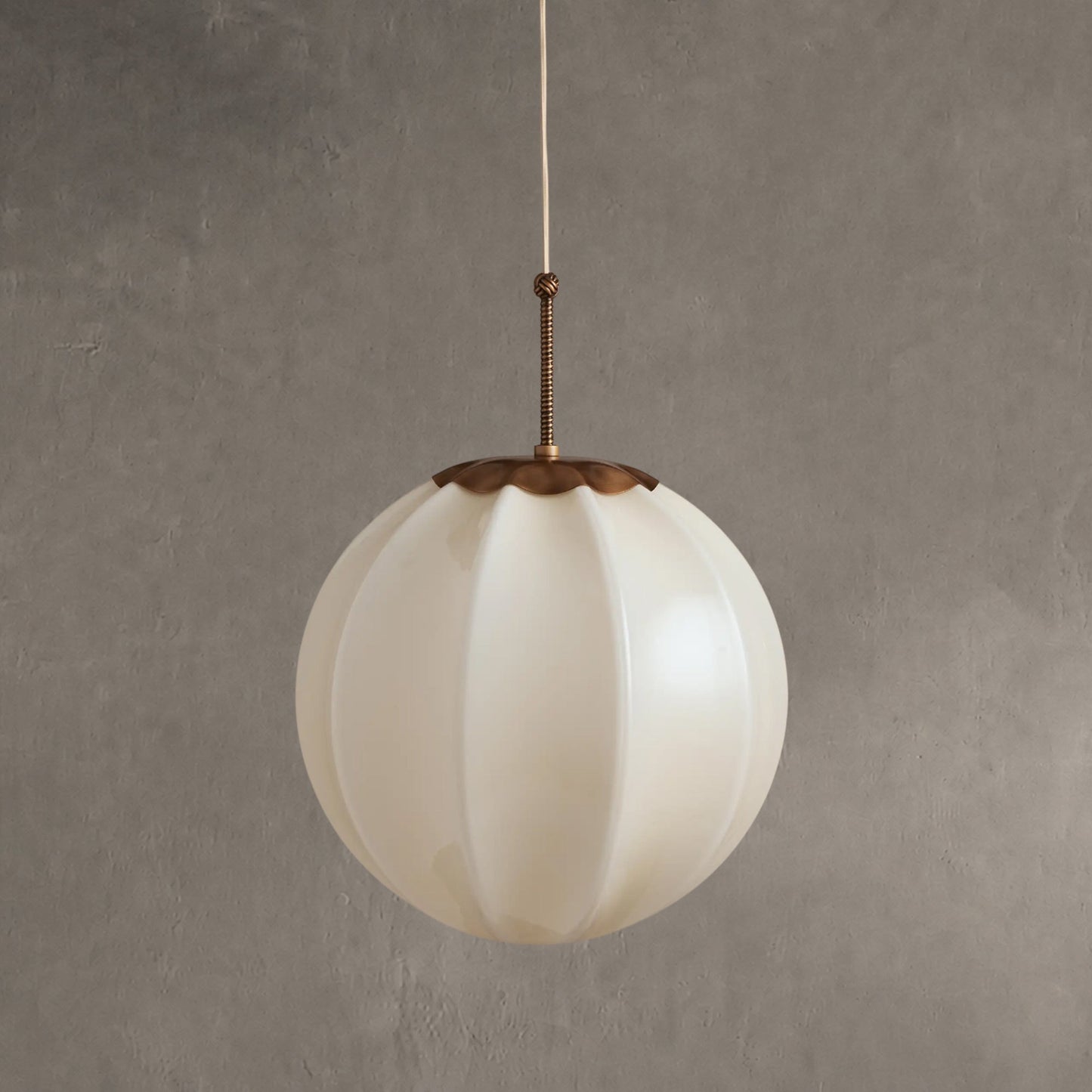 Hanglamp Retro met Geribbelde Ronde Kap en Messing Afwerking
