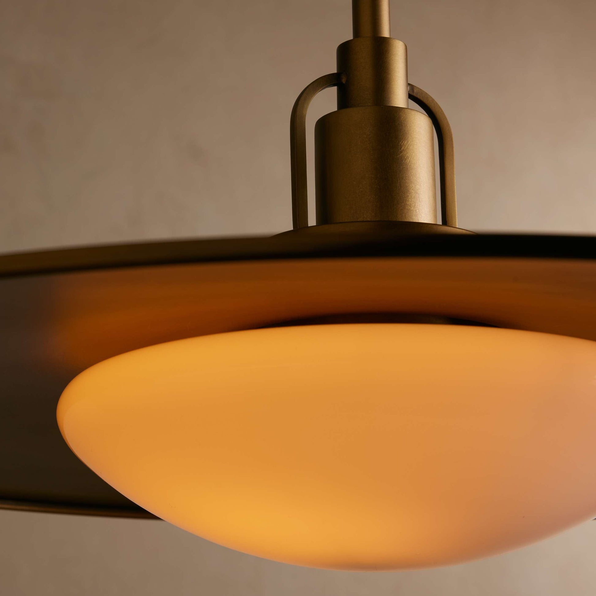 Hanglamp Retro met Schijfvormige Kap en Opaalglzen Bol