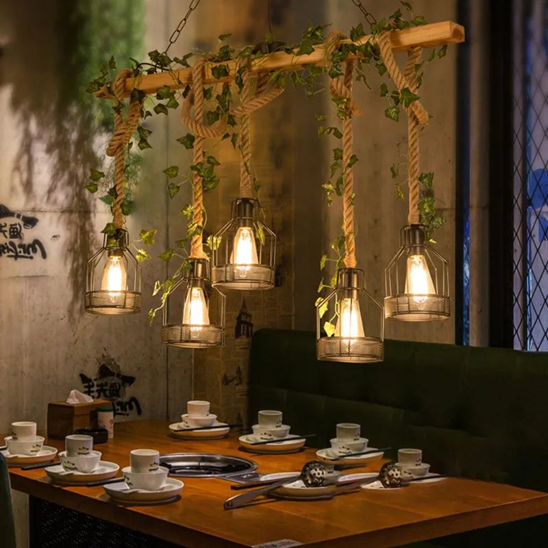 Hanglamp Rustiek met Houten Balk, Touwophang en Metalen Kooikappen