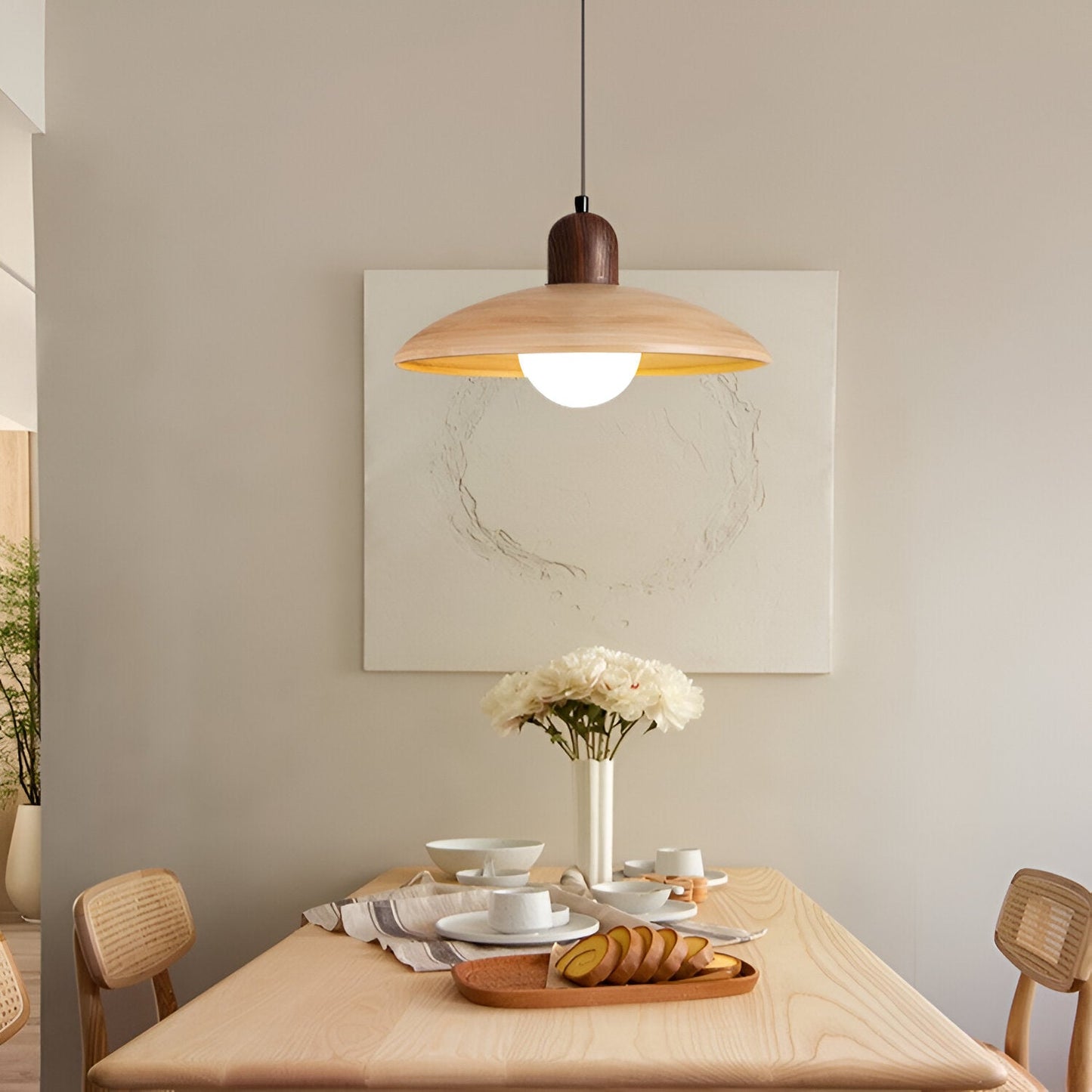 Hanglamp Scandinavisch met Brede Ronde Kap en Glazen Bol