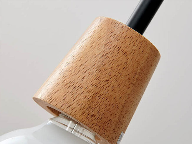 Hanglamp Scandinavisch met Geribbeld Glas en Houten Fitting