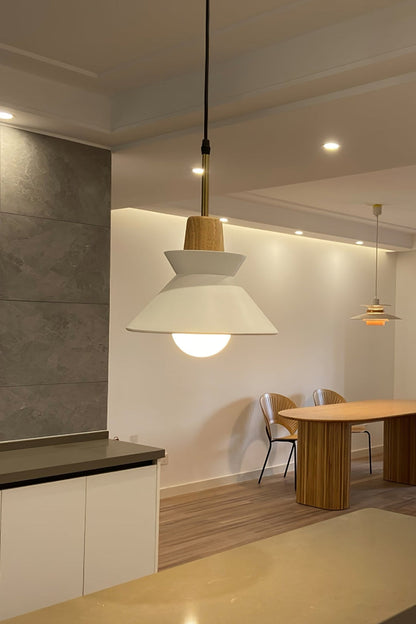 Hanglamp Scandinavisch met Houten Detail en Conische Kap