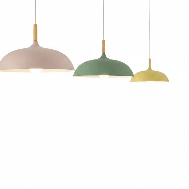 Hanglamp Scandinavisch met Houten Detail en Koepelkap