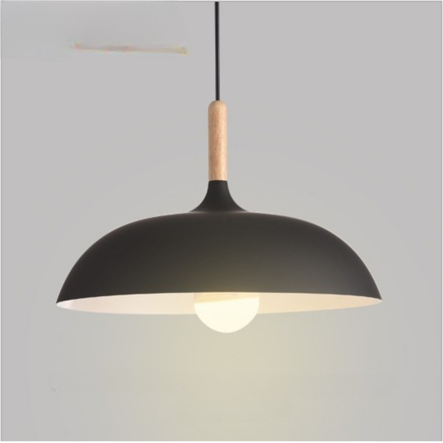Hanglamp Scandinavisch met Houten Detail en Koepelkap
