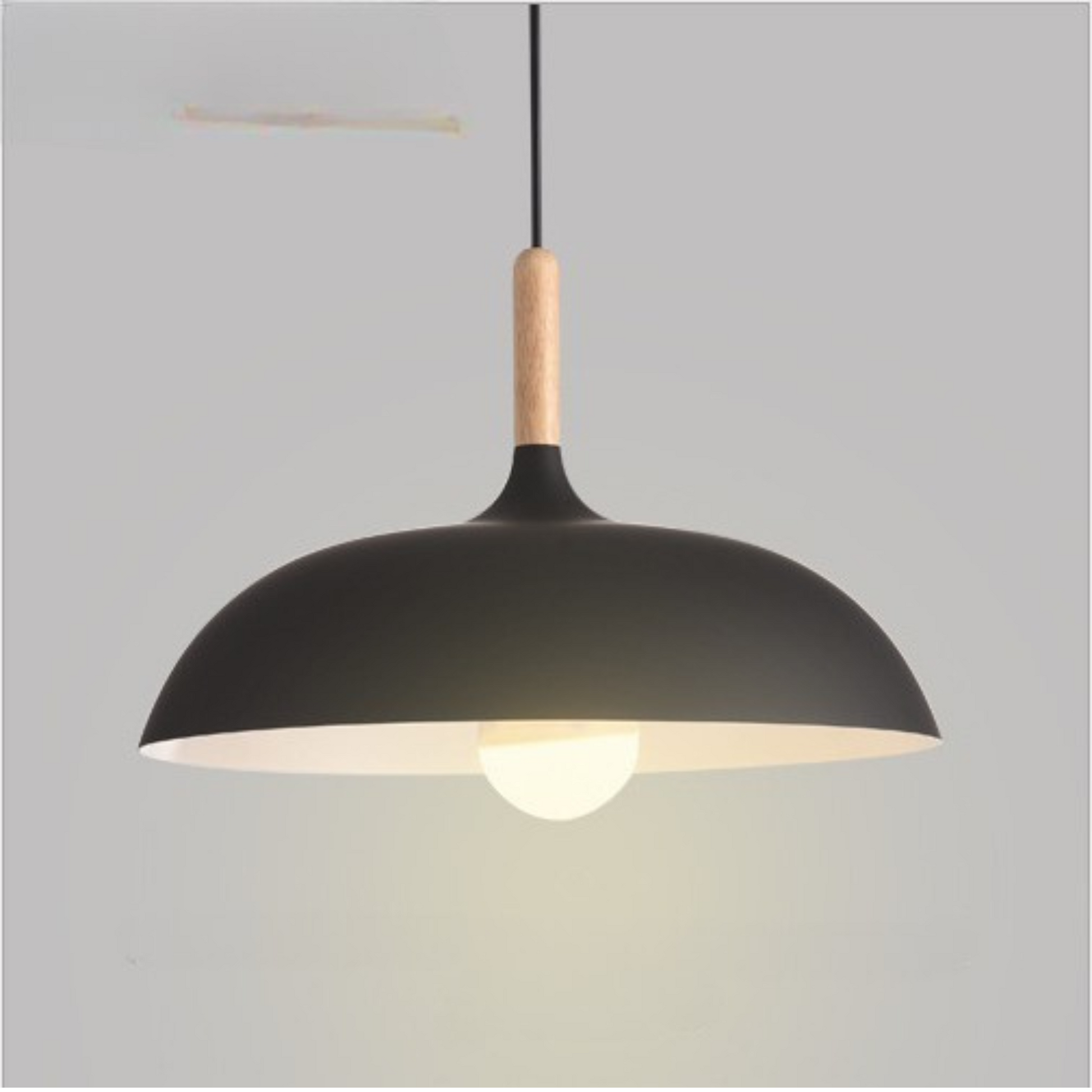 Hanglamp Scandinavisch met Houten Detail en Koepelkap