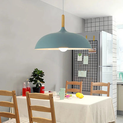 Hanglamp Scandinavisch met Houten Detail en Koepelkap