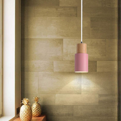 Hanglamp Scandinavisch met Houten Fitting en Cilindervormige Metalen Kap