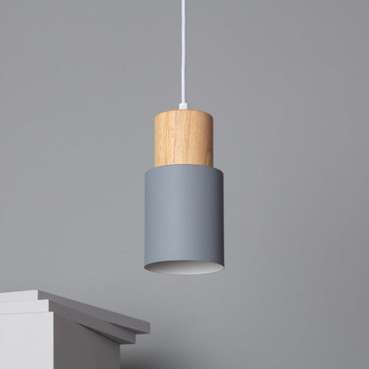 Hanglamp Scandinavisch met Houten Fitting en Cilindervormige Metalen Kap