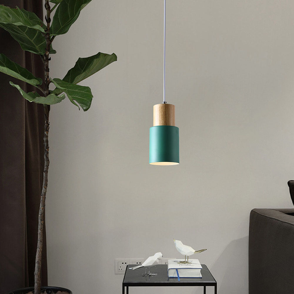 Hanglamp Scandinavisch met Houten Fitting en Cilindervormige Metalen Kap
