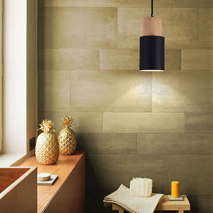 Hanglamp Scandinavisch met Houten Fitting en Cilindervormige Metalen Kap