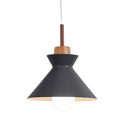 Hanglamp Scandinavisch met Houten Fitting en Metalen Kap