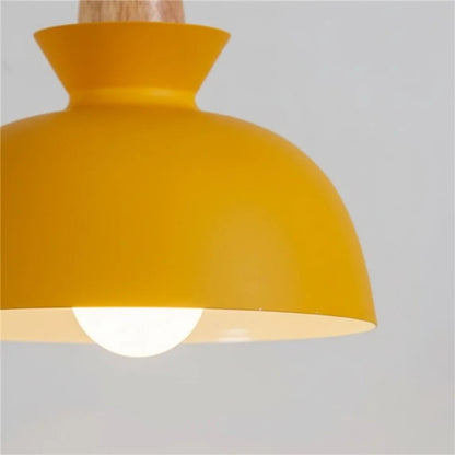 Hanglamp Scandinavisch met Houten Fitting en Metalen Kap