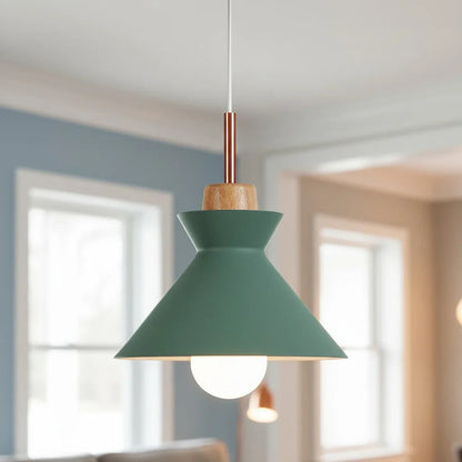Hanglamp Scandinavisch met Houten Fitting en Metalen Kap