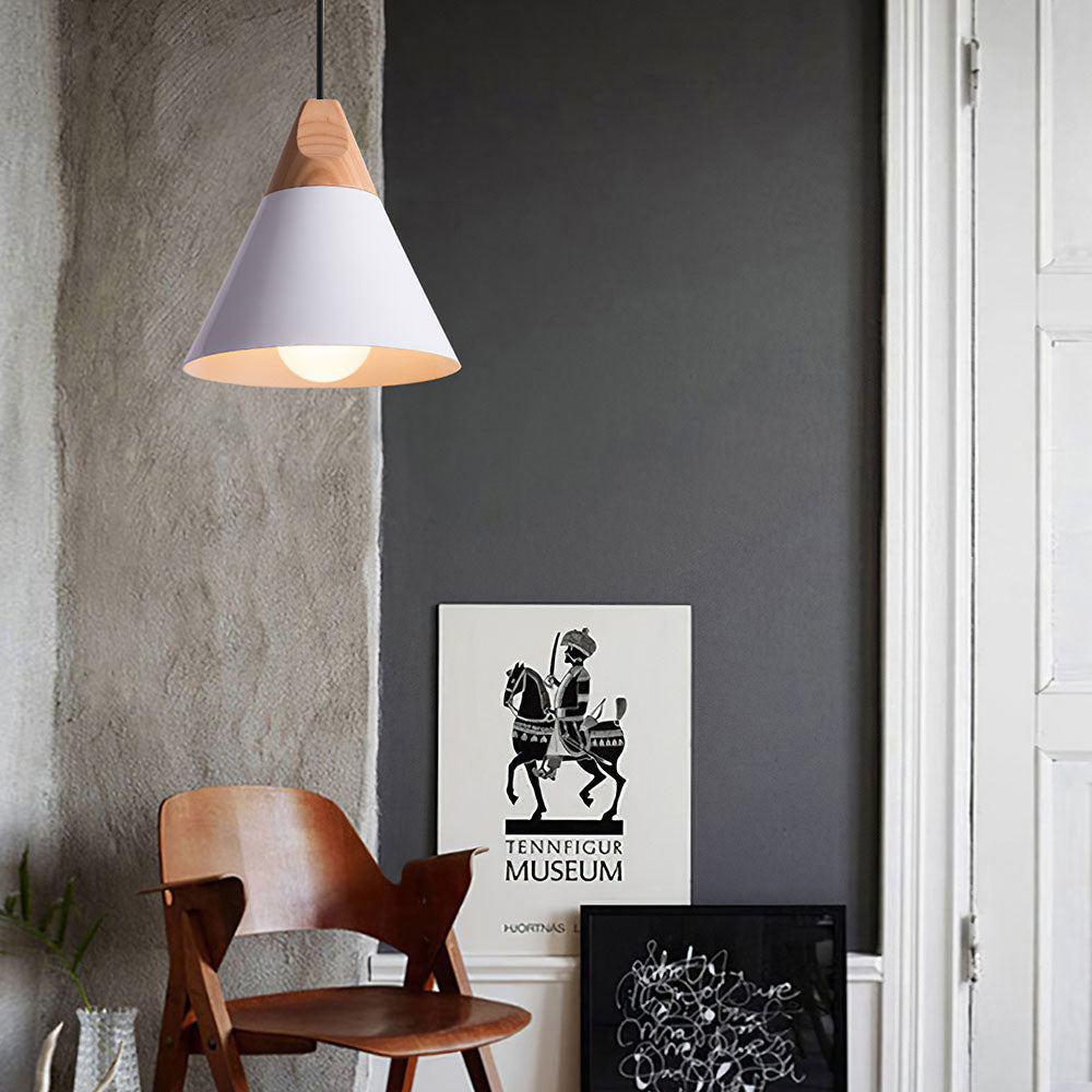 Hanglamp Scandinavisch met Houten Top en Conische Kap