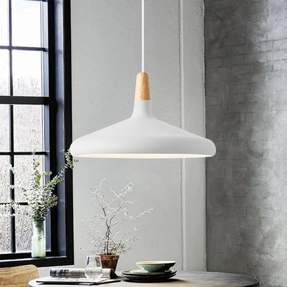 Hanglamp Scandinavisch Minimalistisch met Houten Fitting en Metalen Kap