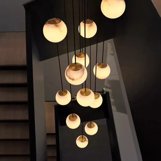 Hanglamp Trap Modern met Marmeren Glazen Bollen en Messing Afwerking