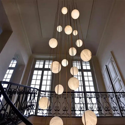 Hanglamp Trap Modern met Marmeren Glazen Bollen en Messing Afwerking