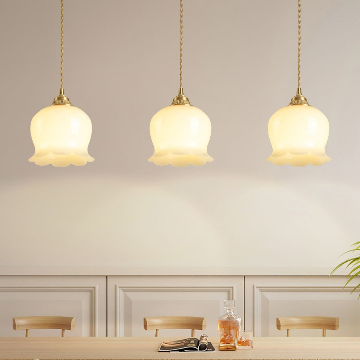 Hanglamp Vintage met Bloemvormige Glazen Kap en Messing Fitting