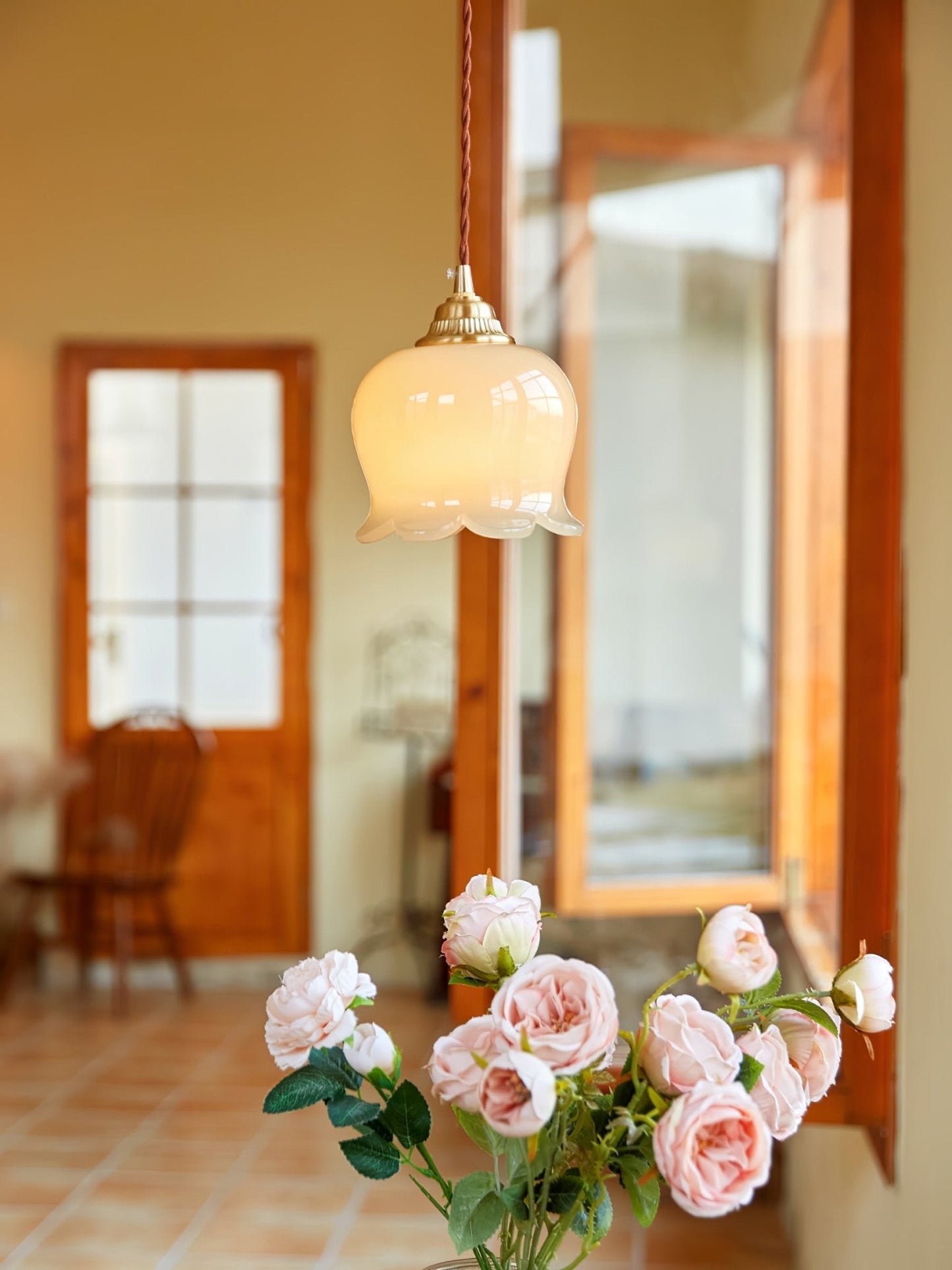 Hanglamp Vintage met Bloemvormige Glazen Kap en Messing Fitting