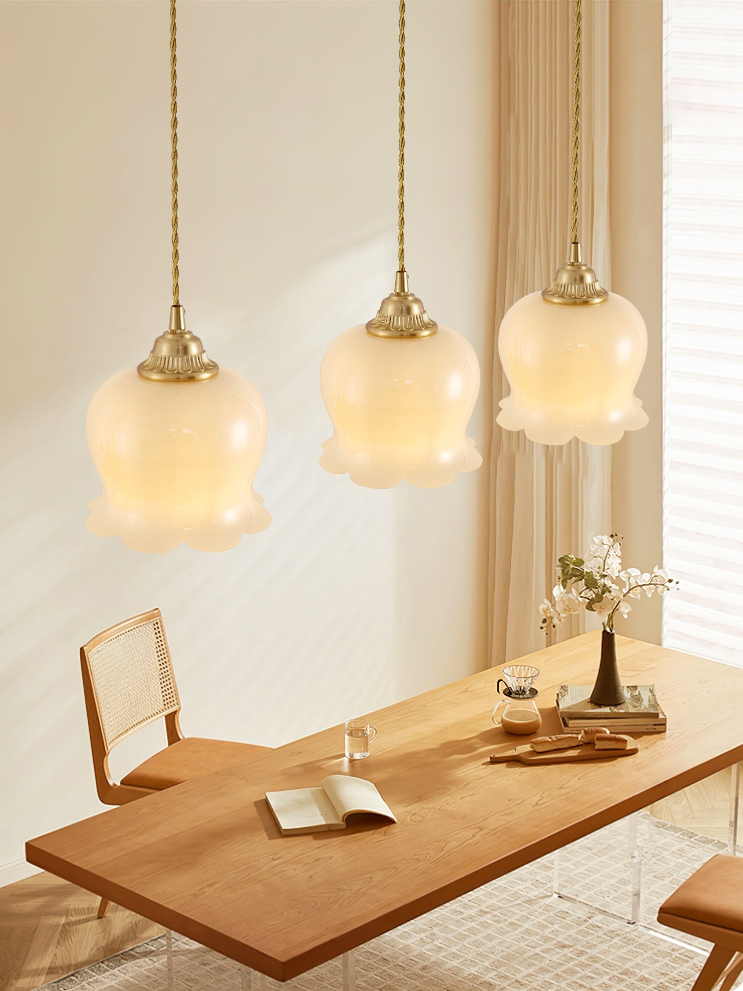 Hanglamp Vintage met Bloemvormige Glazen Kap en Messing Fitting