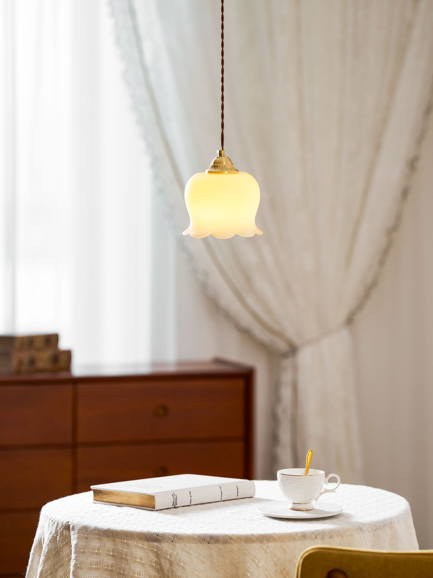 Hanglamp Vintage met Bloemvormige Glazen Kap en Messing Fitting