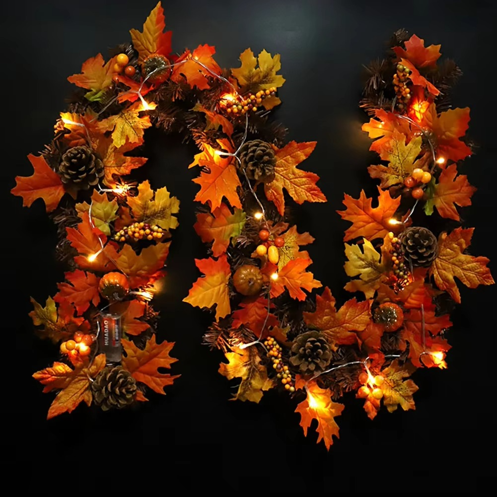 Herfstslinger met Esdoornbladeren, Dennenappels en Pompoenen met Optionele LED-verlichting