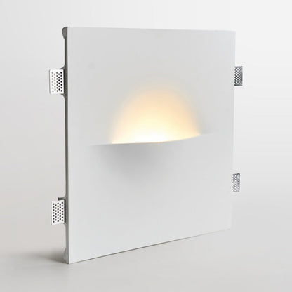 Inbouw Wandlamp Minimalistisch met Warme Uitstraling en Vierkante Gipsen Kap
