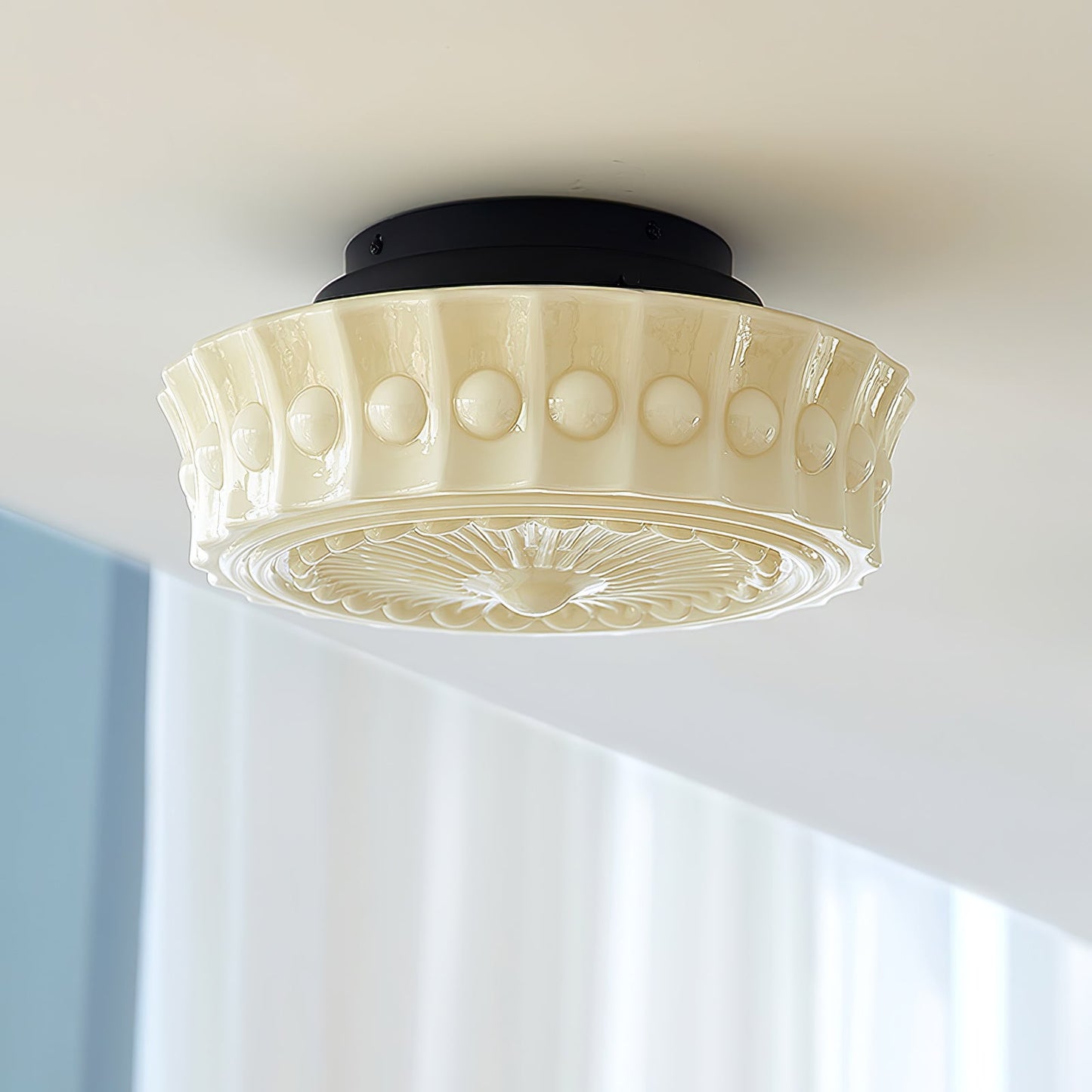 Plafondlamp Art Deco met Gegraveerde Glazen Kap en Ronde Vorm