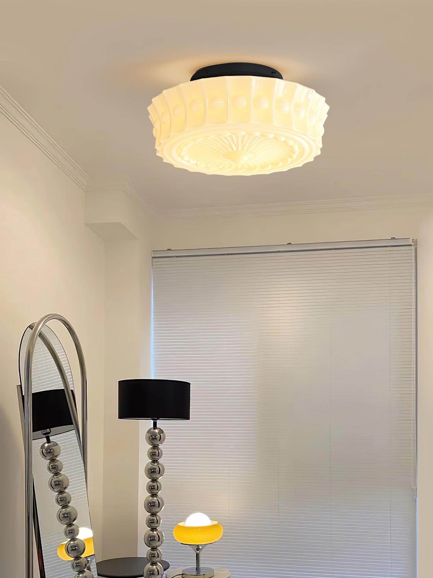 Plafondlamp Art Deco met Gegraveerde Glazen Kap en Ronde Vorm