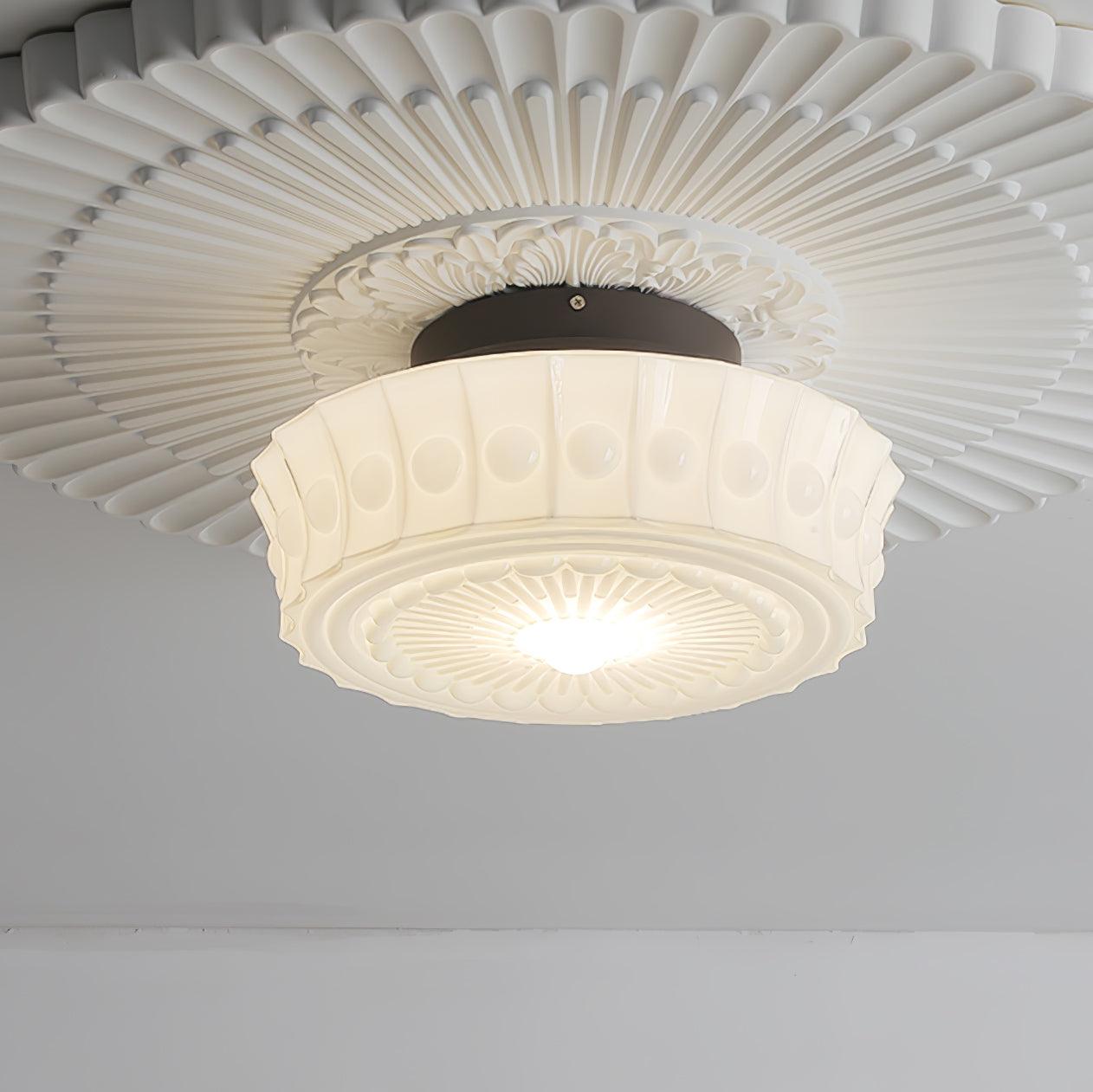 Plafondlamp Art Deco met Gegraveerde Glazen Kap en Ronde Vorm