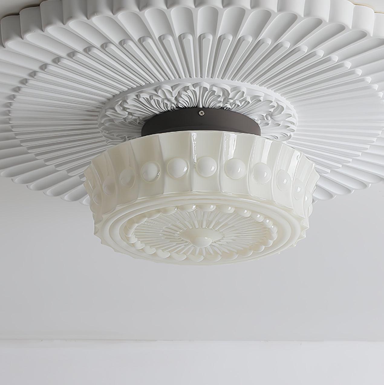 Plafondlamp Art Deco met Gegraveerde Glazen Kap en Ronde Vorm