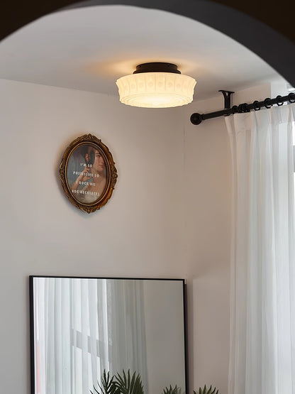 Plafondlamp Art Deco met Gegraveerde Glazen Kap en Ronde Vorm