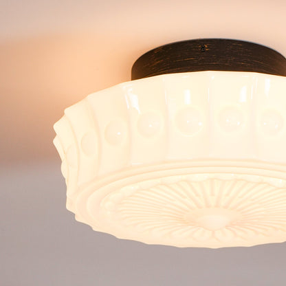 Plafondlamp Art Deco met Gegraveerde Glazen Kap en Ronde Vorm