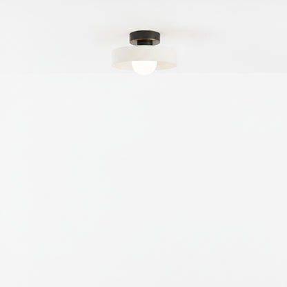 Plafondlamp Bauhaus met Ronde Kap en Glazen Lichtbol