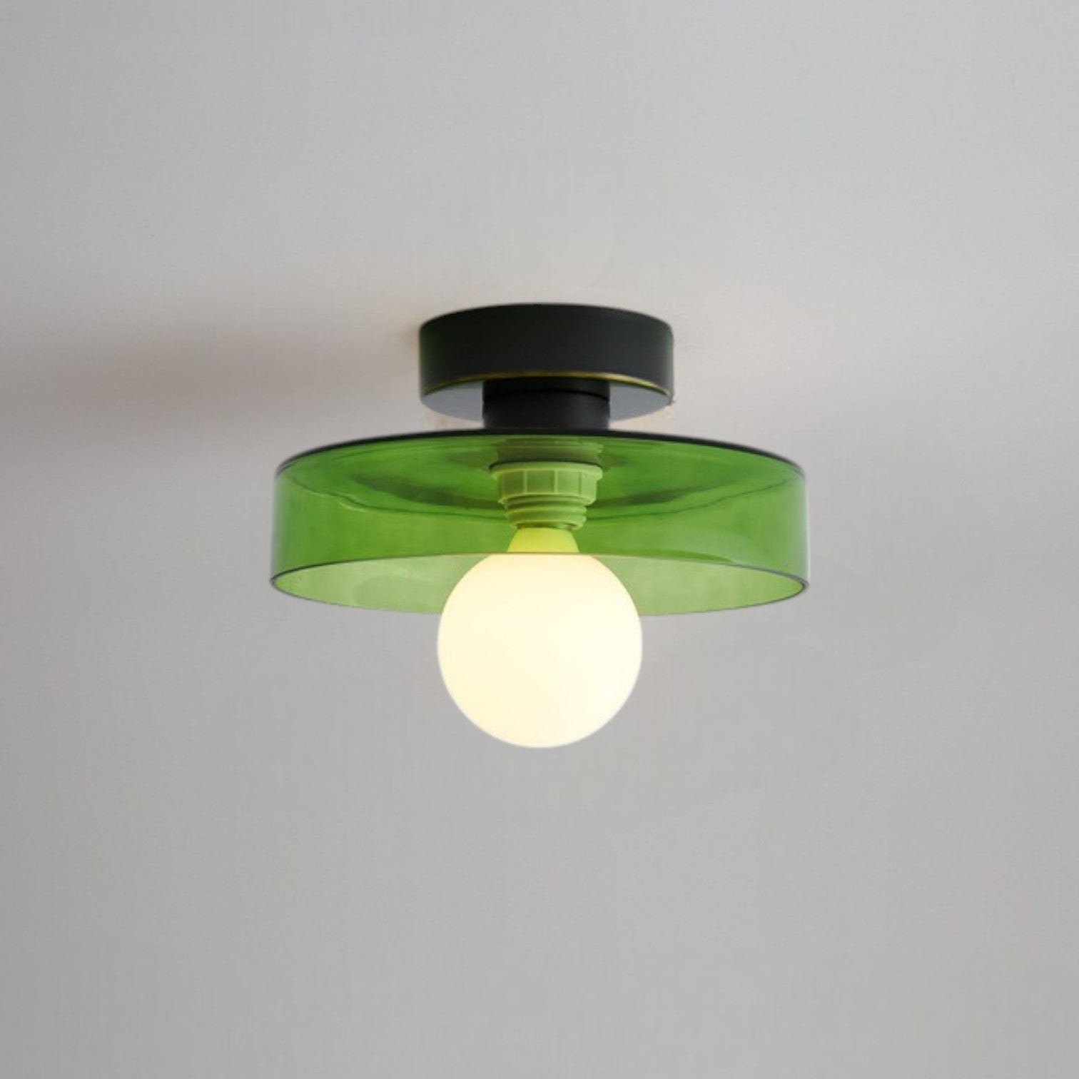Plafondlamp Bauhaus met Ronde Kap en Glazen Lichtbol