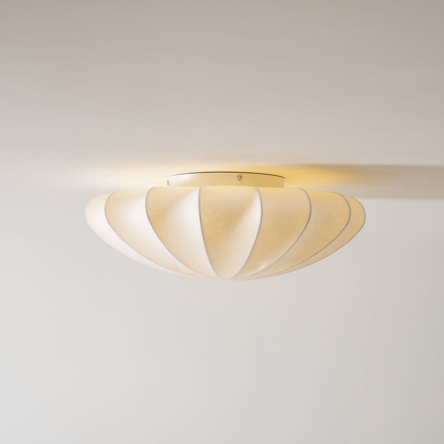 Plafondlamp Bohemian met Bloemvormige Stalen Draadkap en Stoffen Bekleding