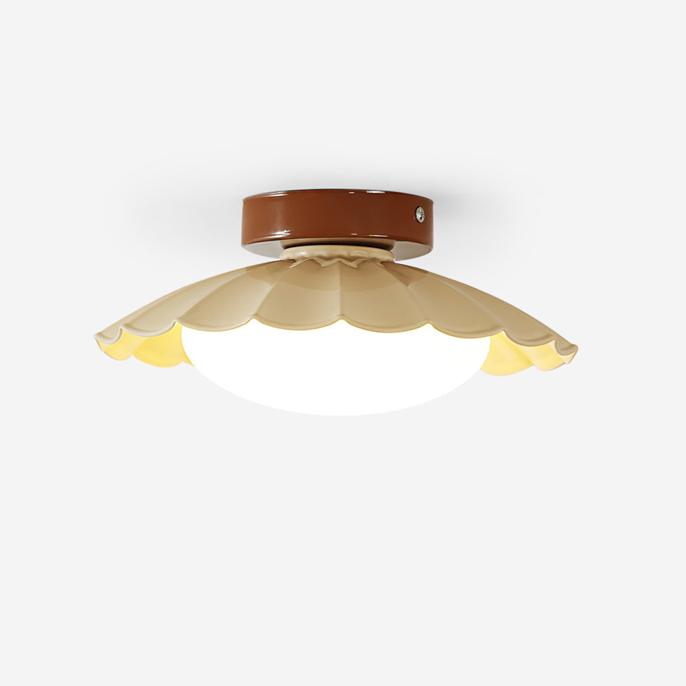 Plafondlamp Bohemian met Gegolfde Kap en Opaalwitte Bol