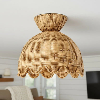 Plafondlamp Bohemian met Gevlochten Rattan Kap en Scallop Rand