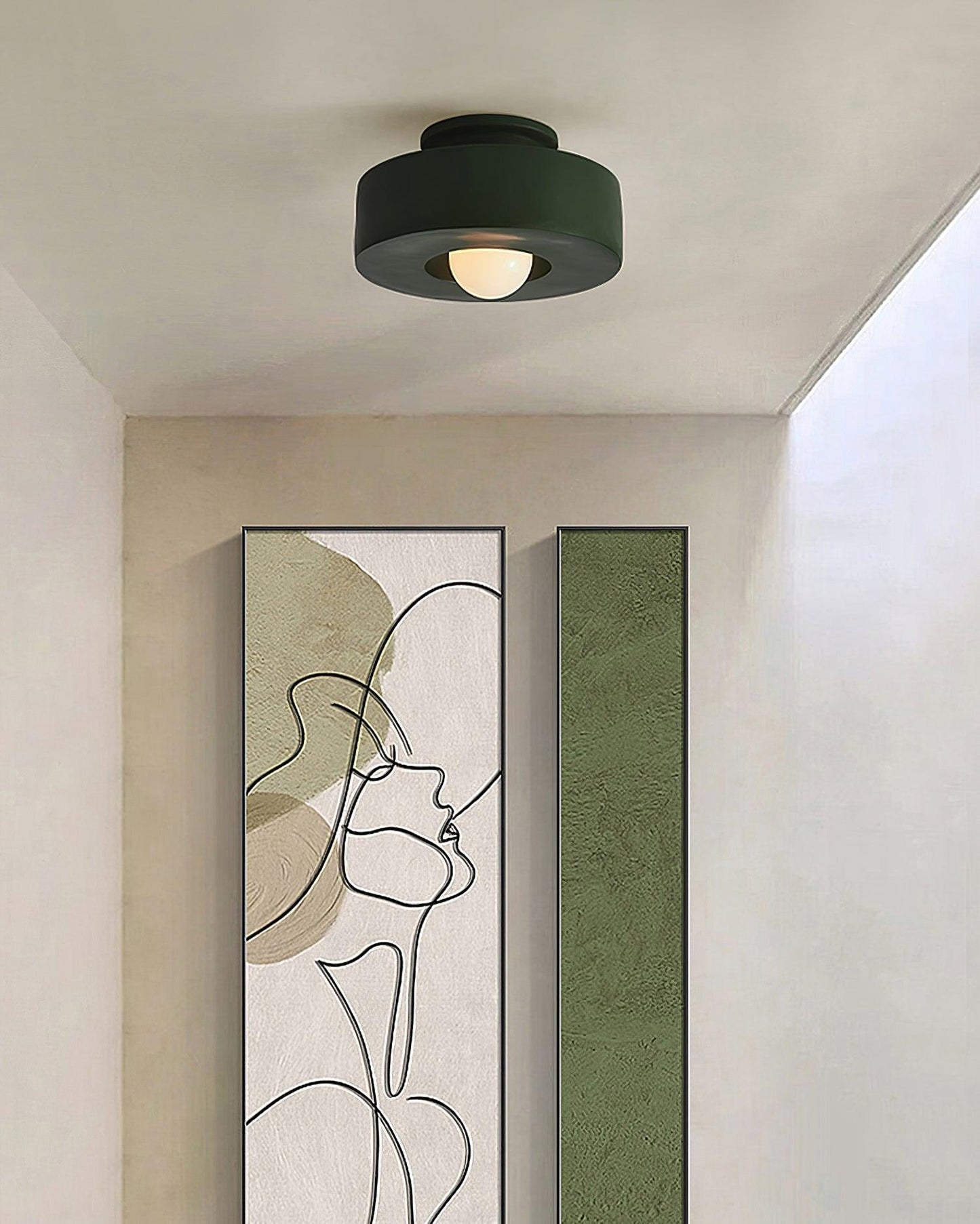 Plafondlamp Minimalistisch met Ronde Cilindrische Kap en Opaalwitte Bol