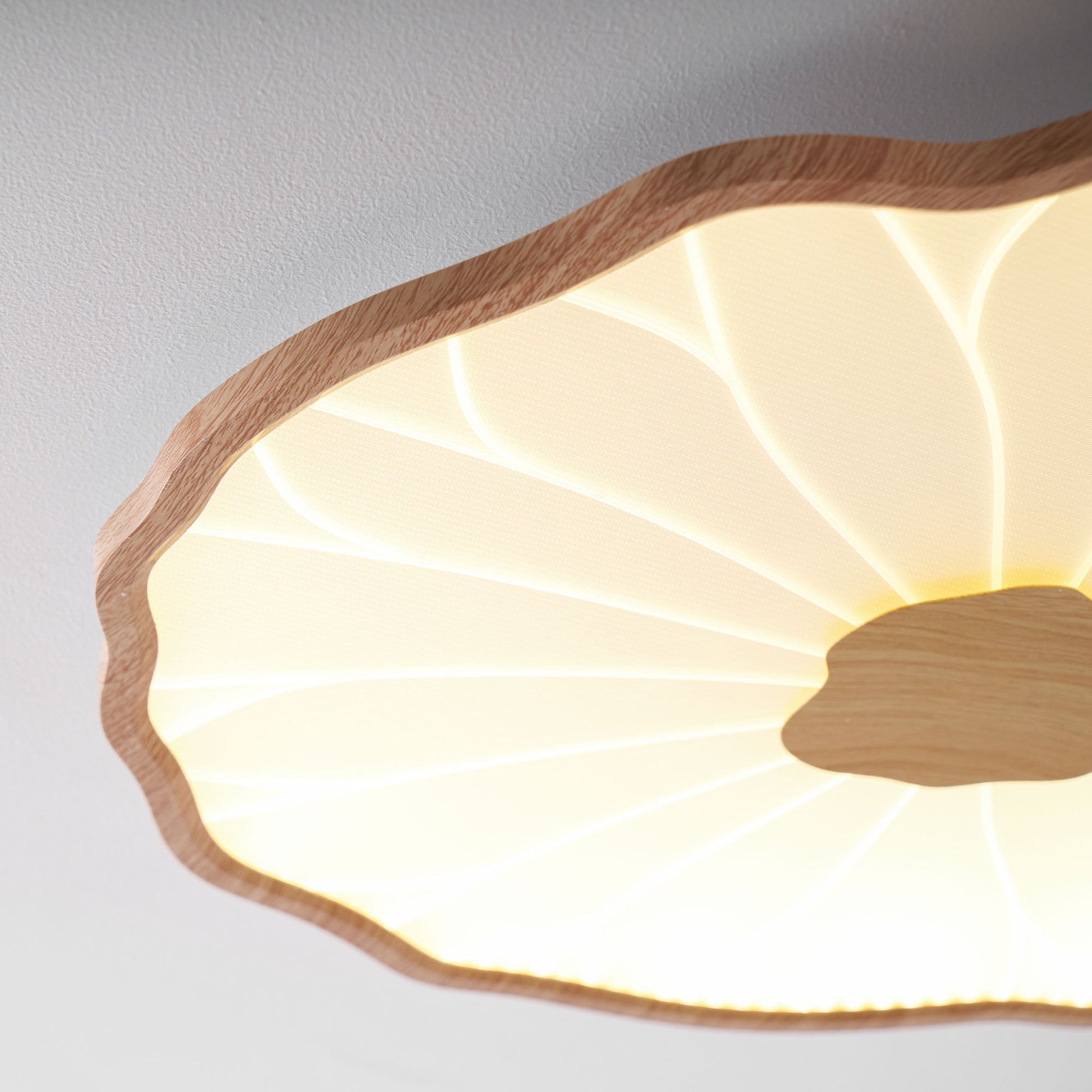 Plafondlamp Scandinavisch Lotusbladvorm met Geïntegreerde LED en Houtnerf Design