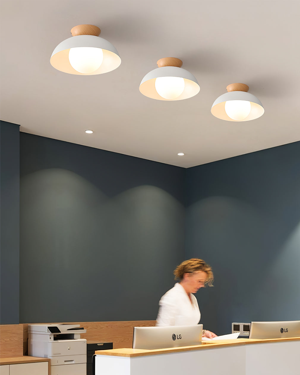 Plafondlamp Scandinavisch met Koepelkap en Glazen Bol, Ø30 cm ##POS:11##