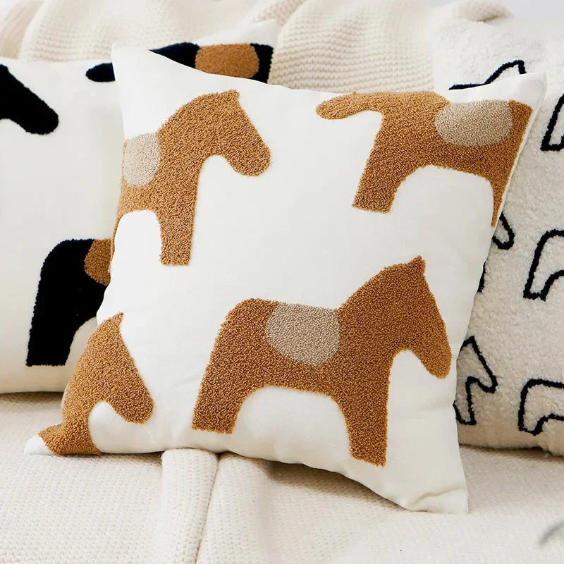 Sierkussenhoes met Geborduurde Dierenmotieven en Getufte Details