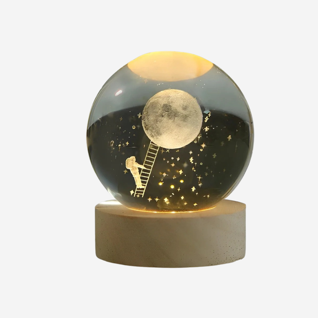 Tafellamp Kristallen Bol met 3D Ruimtemotief en Houten Voet